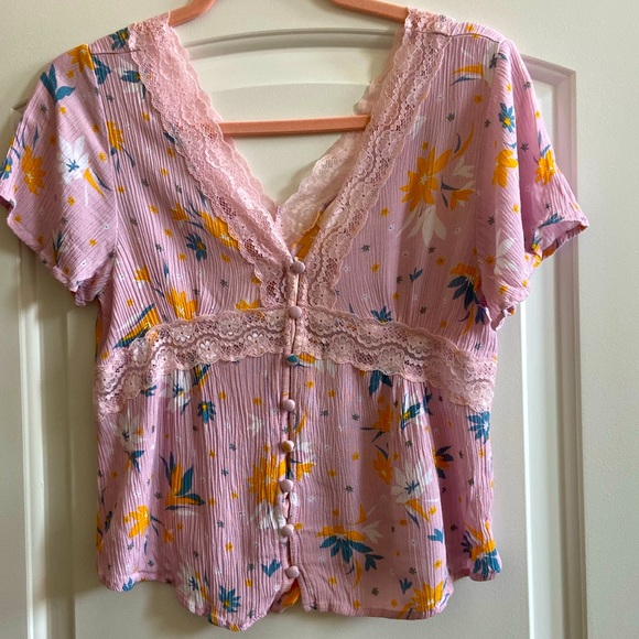 Beautiful floral print summer top in size S - Picture 1 of 5